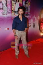 Shahid Kapoor at Cosmopolitan Awards red carpet in Taj Land_s End on 6th March 2011 (3).JPG